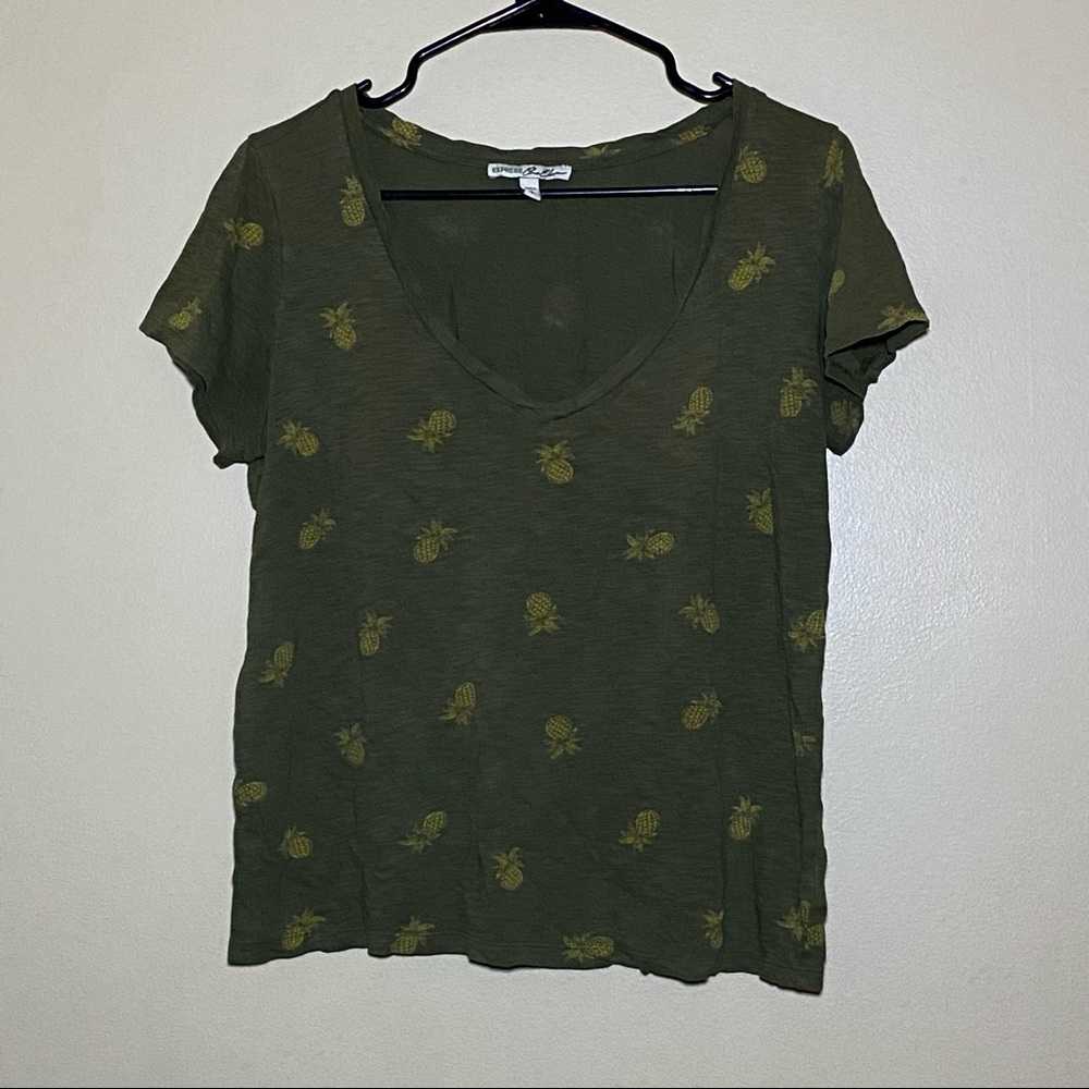 Express Women’s Pineapple V-Neck